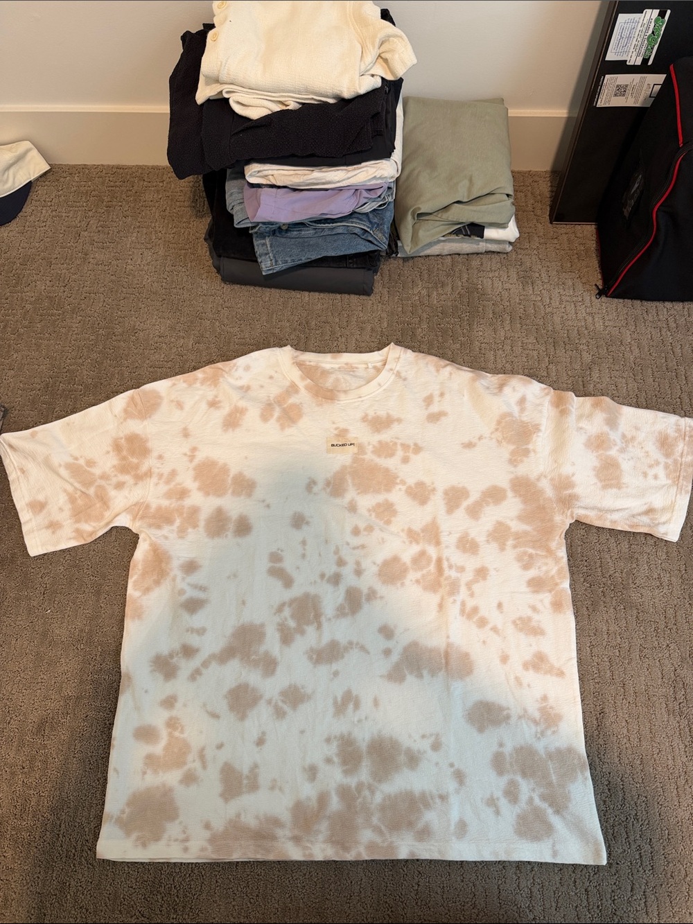 Men's Short Sleeve Tie-Dye Tee in Cream and Tan